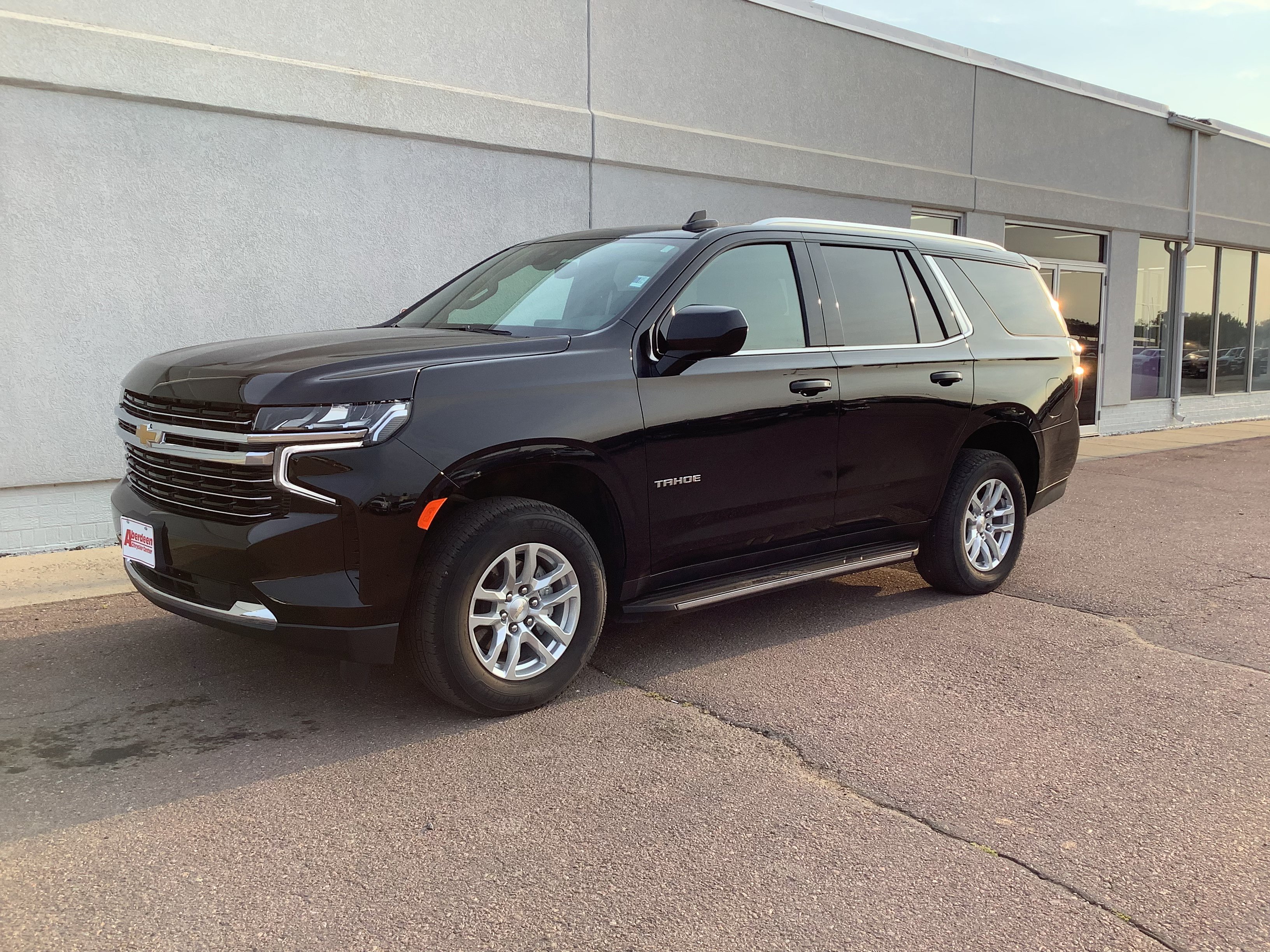 Used 2021 Chevrolet Tahoe LT AWD/4WD image 2