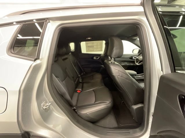New 2026 Jeep Compass Latitude AWD/4WD image 25