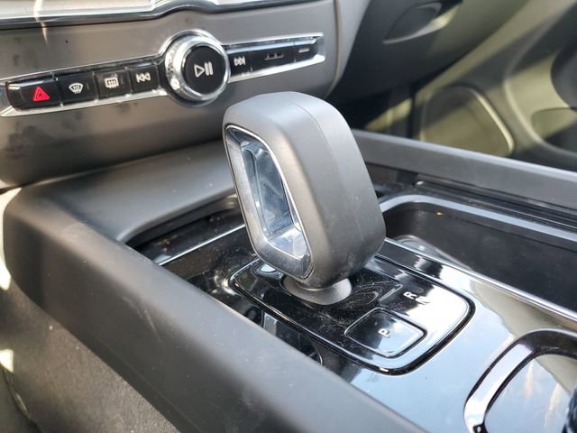 Used 2025 Volvo XC60 B5 Plus image 15