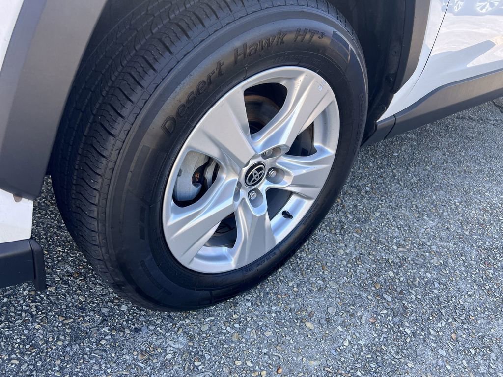 Used 2021 Toyota RAV4 XLE image 17