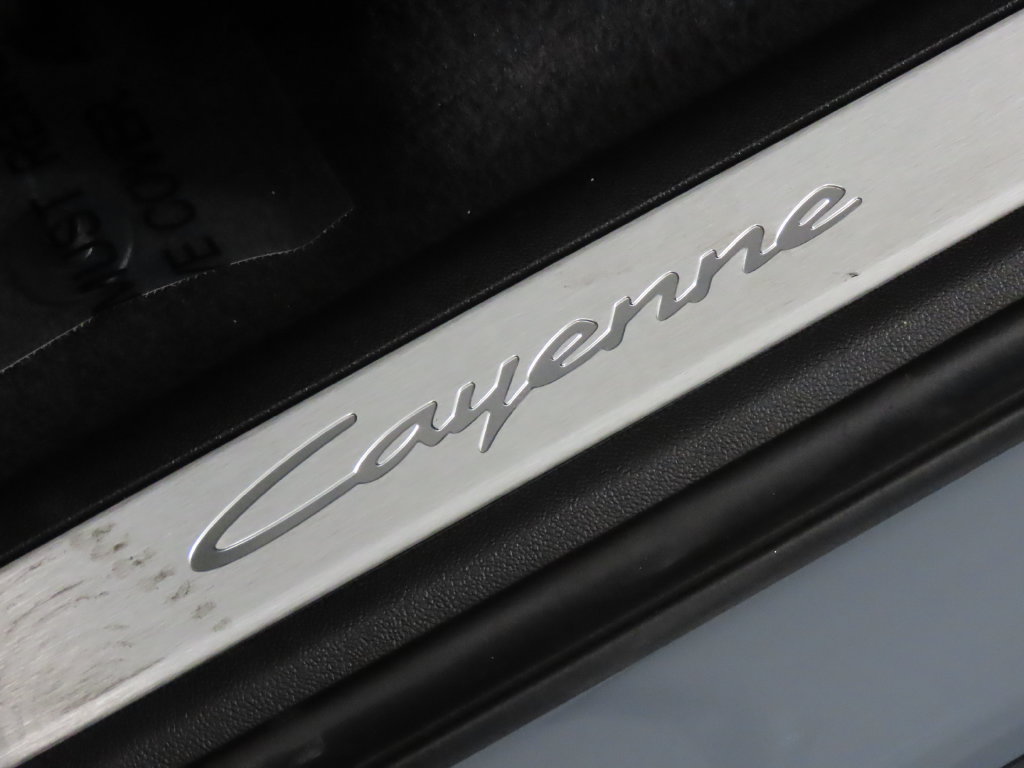 Certified 2026 Porsche Cayenne AWD/4WD image 35
