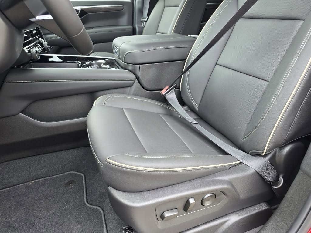 New 2025 Chevrolet Suburban Premier image 16