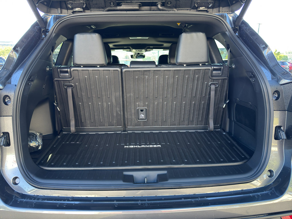 New 2025 Toyota Highlander XSE image 7