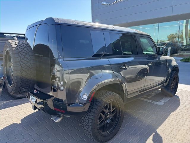 Used 2025 Land Rover Defender 110 V8 AWD/4WD image 4