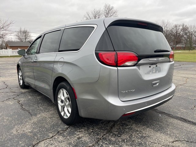 Used 2020 Chrysler Pacifica Touring w/ Tire & Wheel Group image 2