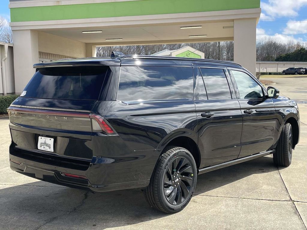 New 2026 Lincoln Navigator L Reserve w/ Jet Appearance Package image 3