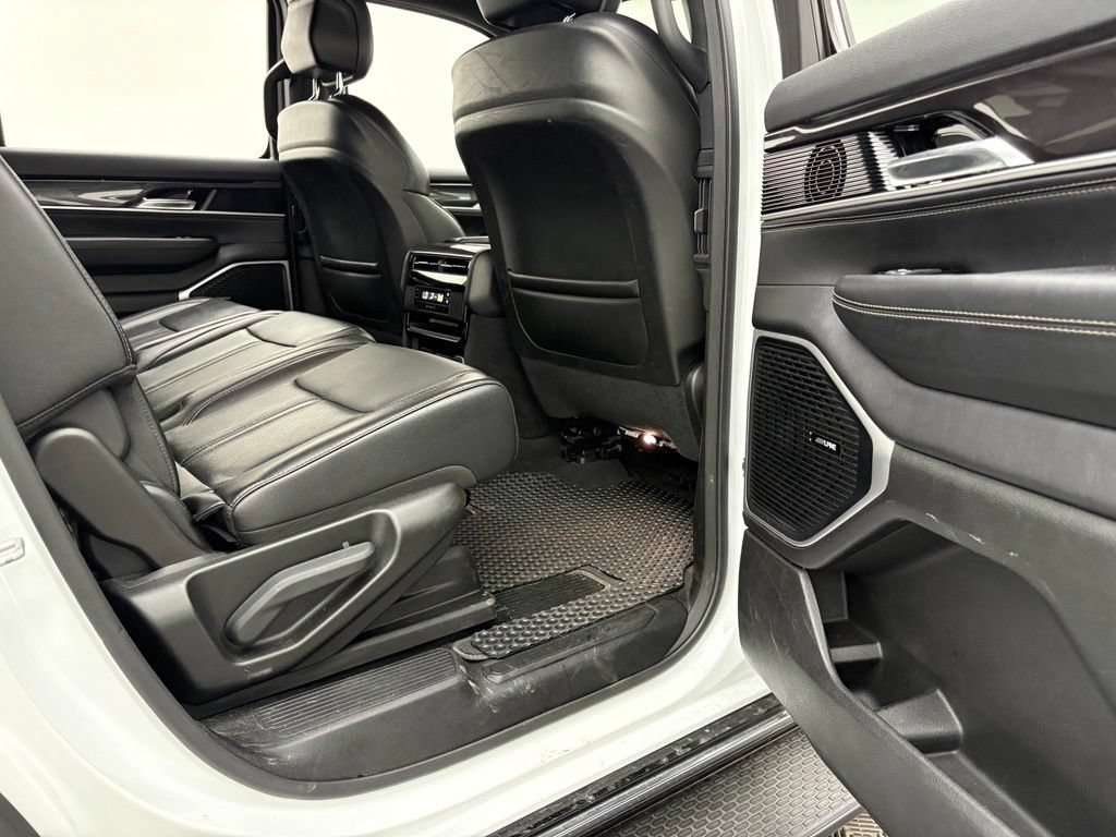 Used 2023 Jeep Wagoneer 4WD image 34