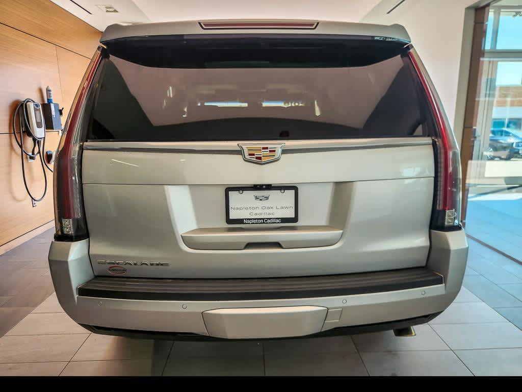 Used 2018 Cadillac Escalade Premium Luxury AWD/4WD image 6