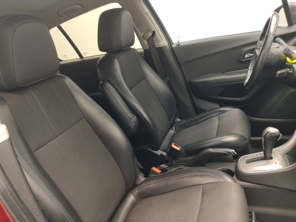 Used 2016 Chevrolet Trax LT w/ LT Convenience Package image 21