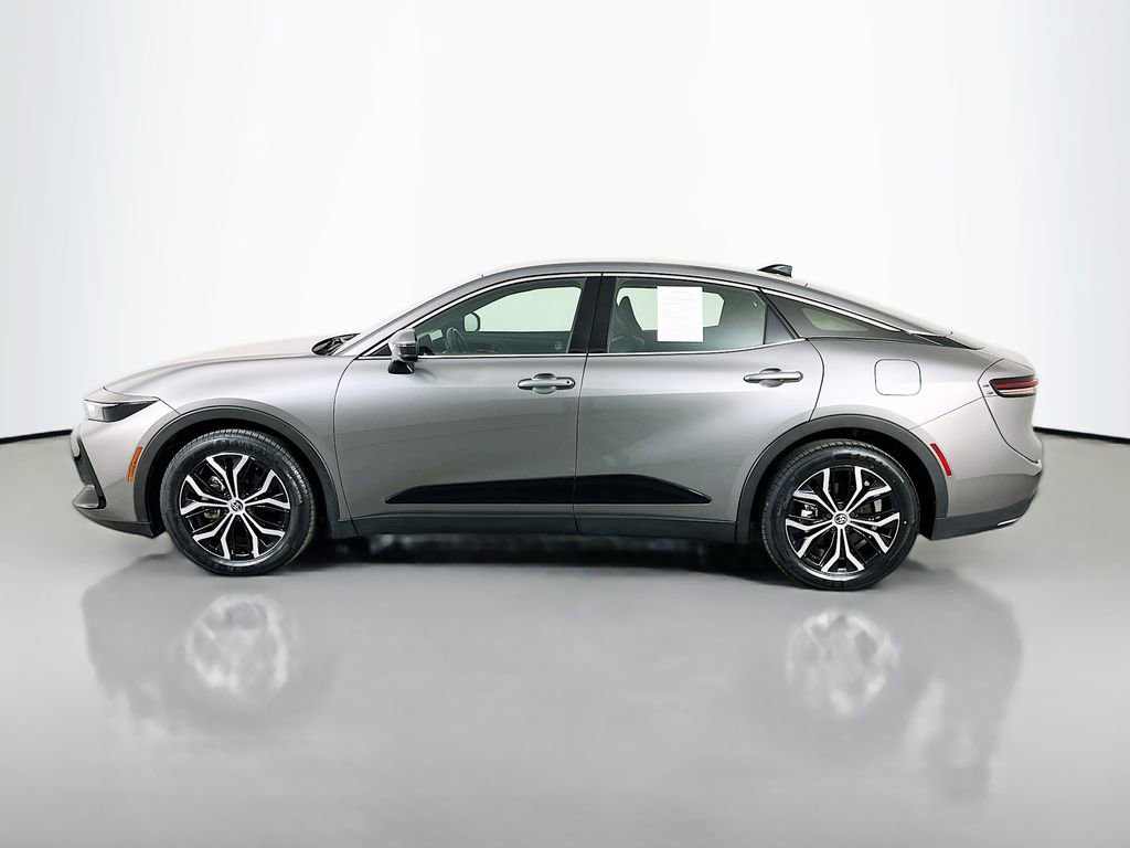 Used 2025 Toyota Crown XLE AWD/4WD image 5