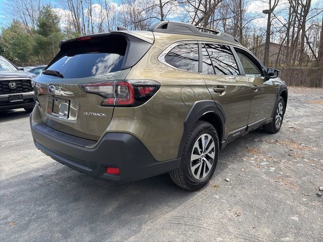 Used 2024 Subaru Outback Premium image 3