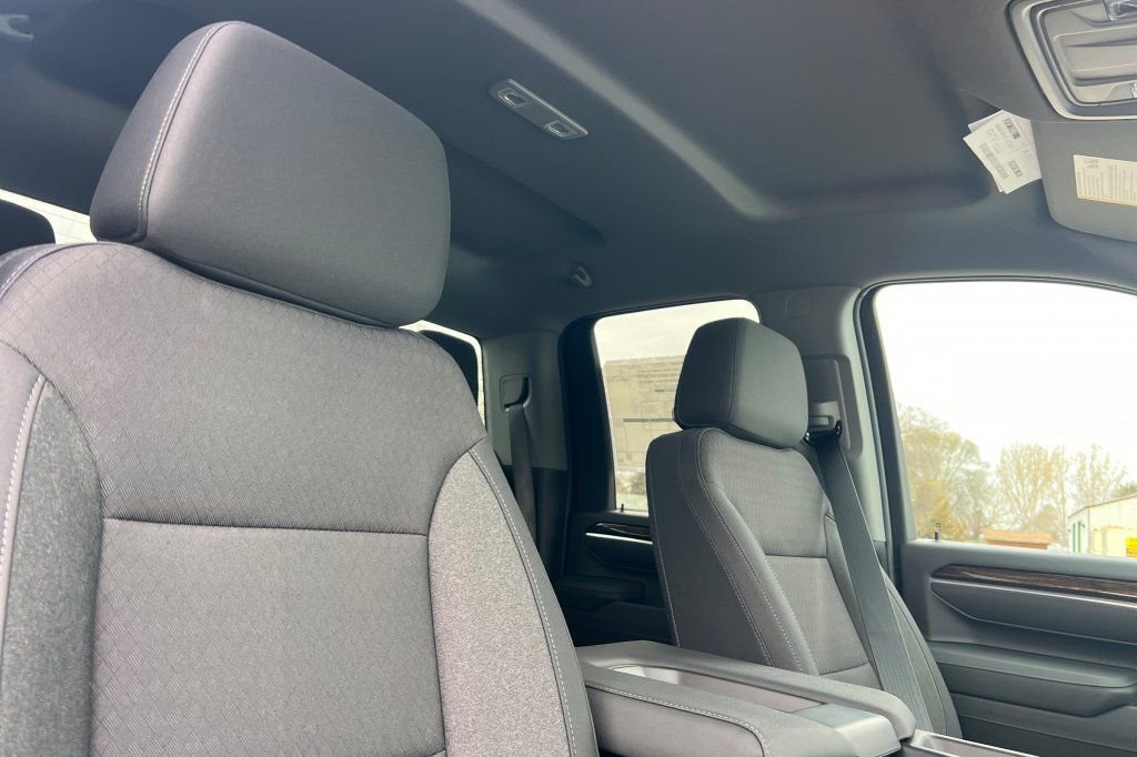 New 2026 GMC Sierra 2500 SLE w/ SLE Value Package; image 13