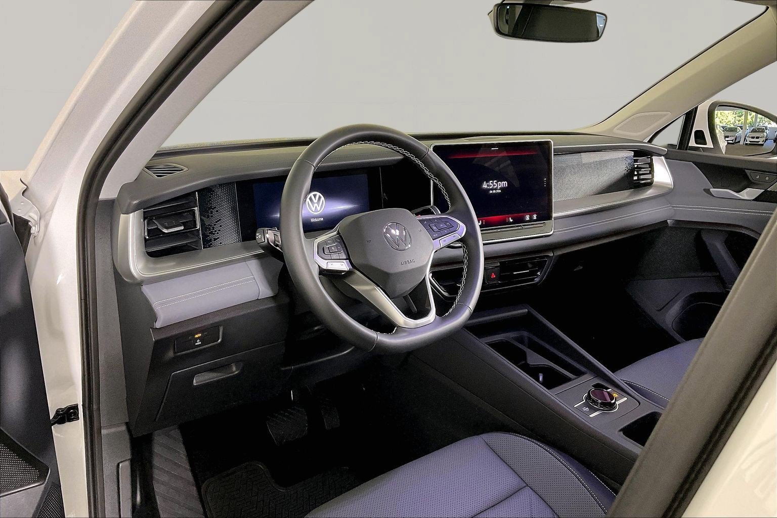 Used 2025 Volkswagen Tiguan SE AWD/4WD image 12