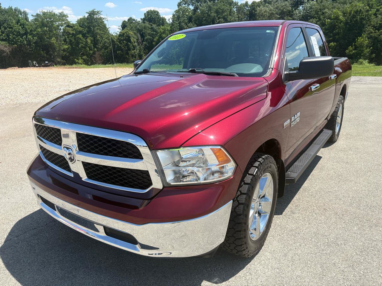 Used 2017 RAM 1500 Classic SLT AWD/4WD image 7