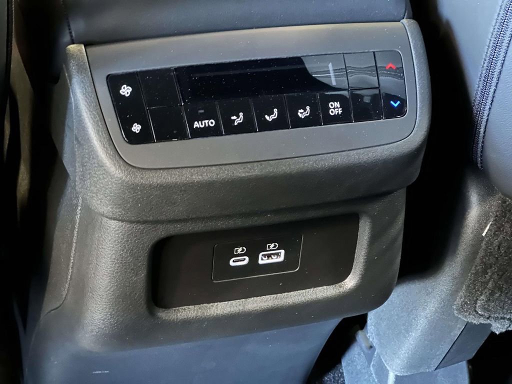 Used 2025 Nissan Pathfinder Rock Creek AWD/4WD image 16