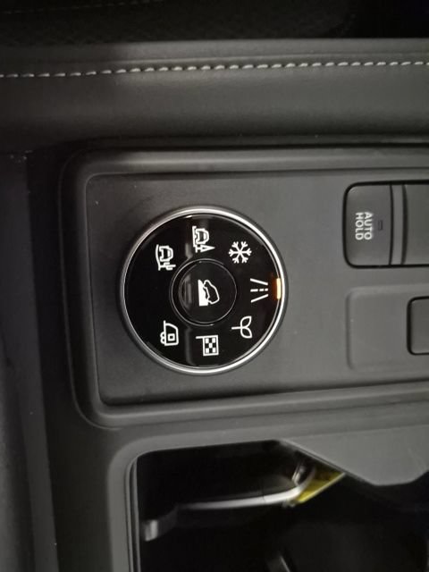 Certified 2025 Nissan Pathfinder S AWD/4WD image 16