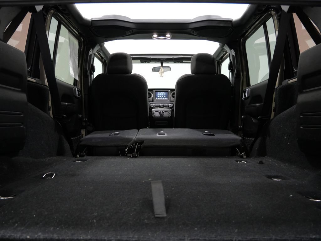 Used 2022 Jeep Wrangler Unlimited Sport AWD/4WD image 29