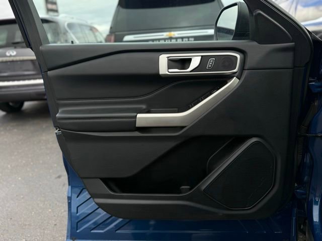 Used 2022 Ford Explorer XLT w/ Equipment Group 202A image 14