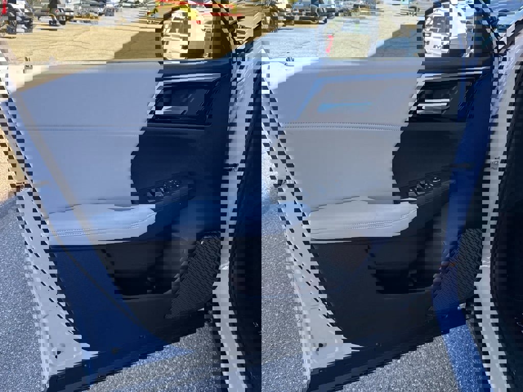 New 2025 Mitsubishi Outlander SE image 29