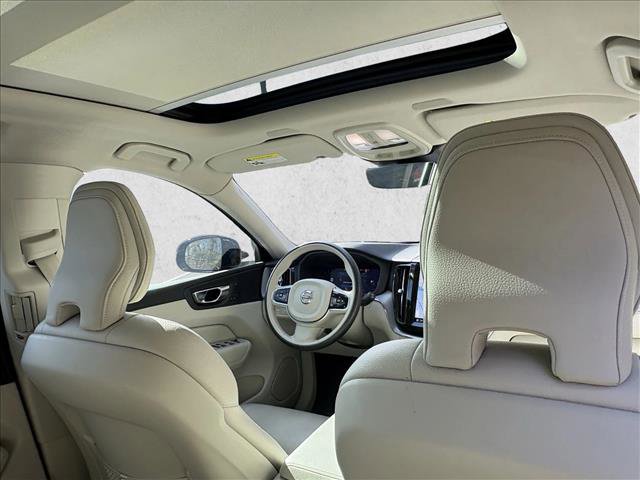 Used 2023 Volvo XC60 B5 Core w/ Protection Package image 18