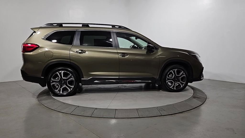 Certified 2025 Subaru Ascent Touring AWD/4WD image 7