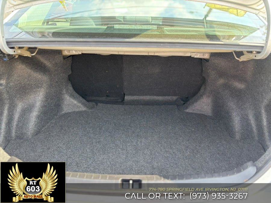 Used 2017 Toyota Corolla LE FWD image 7