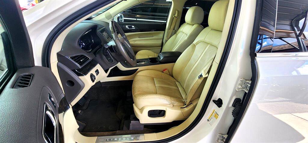 Used 2018 Lincoln MKT AWD w/ Technology Package image 21