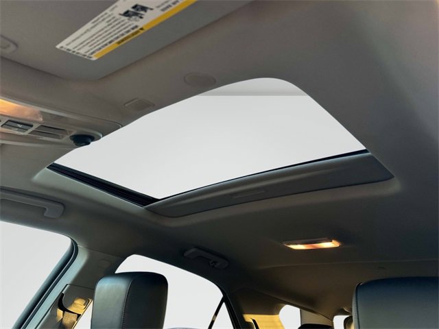 Used 2017 Chevrolet Equinox Premier w/ Enhanced Convenience Package image 15