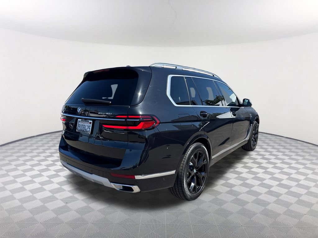 Used 2025 BMW X7 xDrive40i w/ Premium Package AWD/4WD image 4