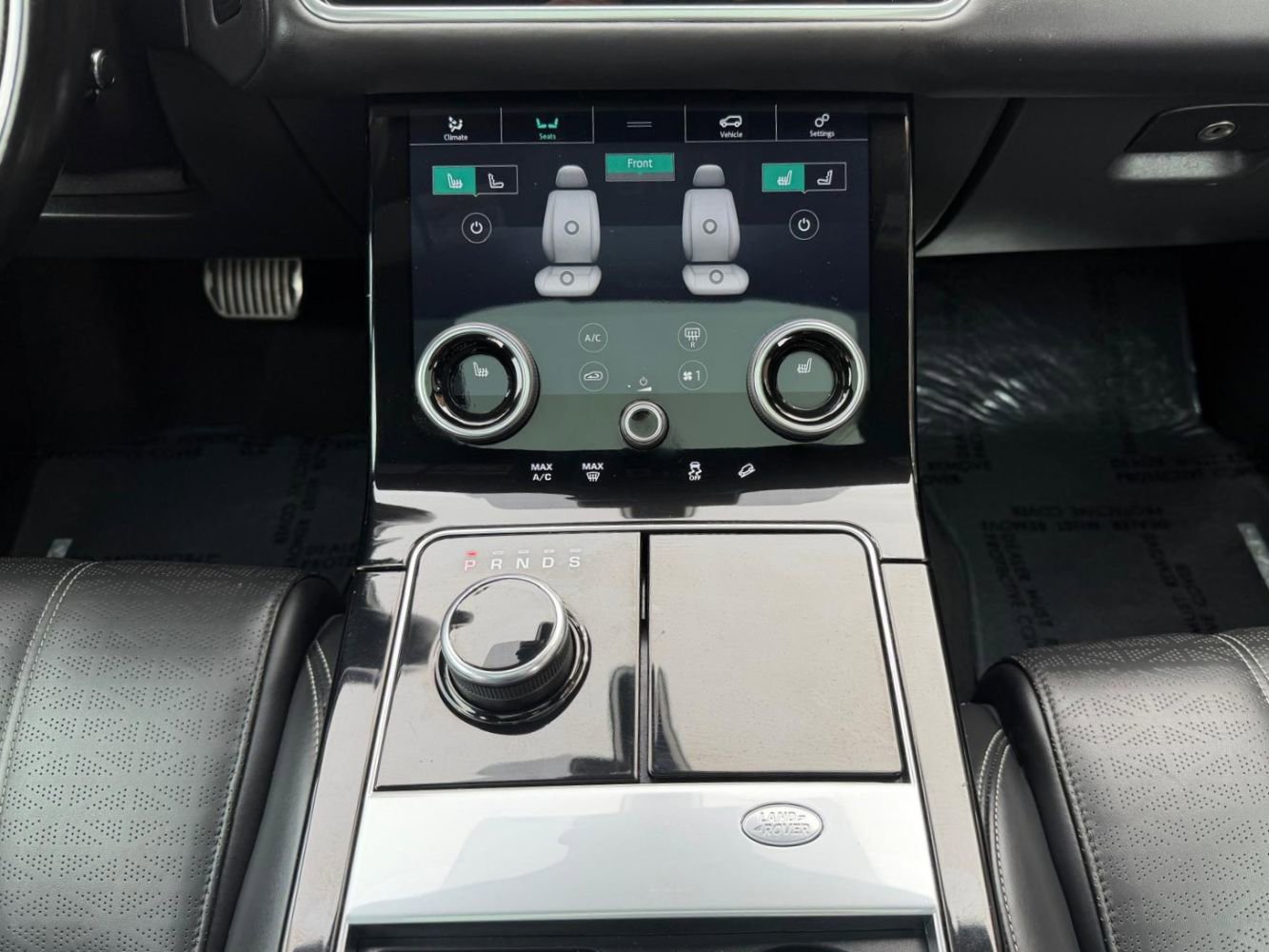 Used 2018 Land Rover Range Rover Velar R-Dynamic HSE image 17