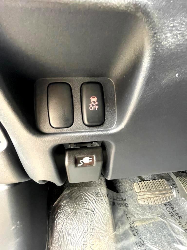 Used 2016 Mitsubishi i ES image 13