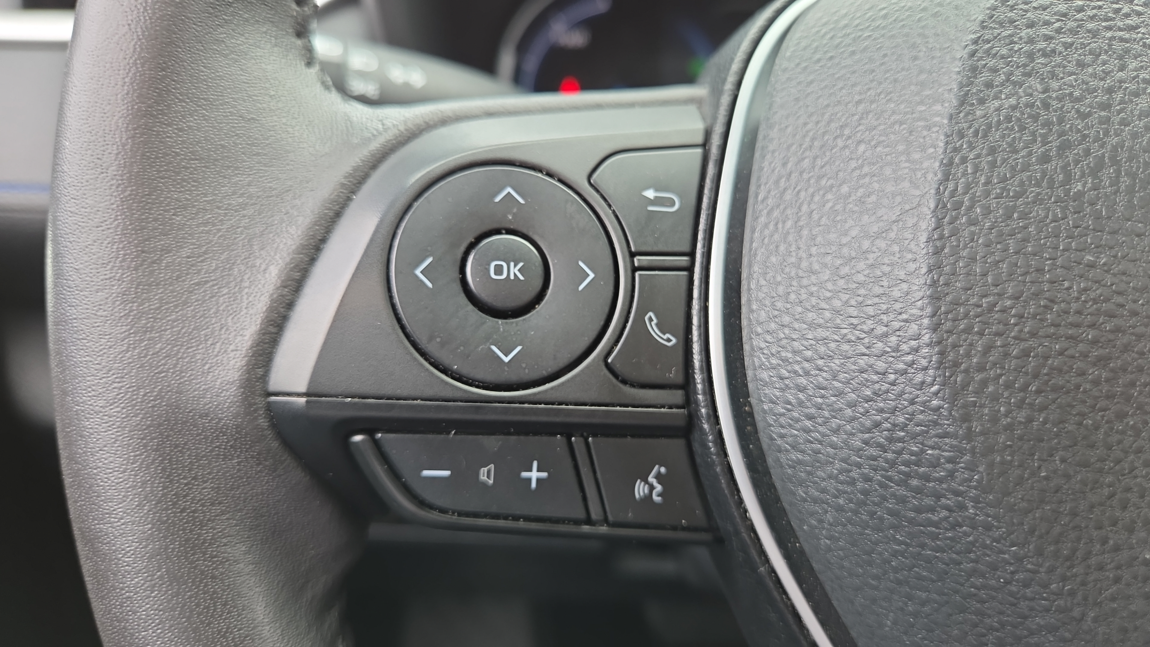 Used 2023 Toyota RAV4 XSE AWD/4WD image 22