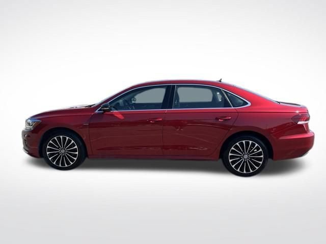 Used 2022 Volkswagen Passat 2.0T FWD image 4