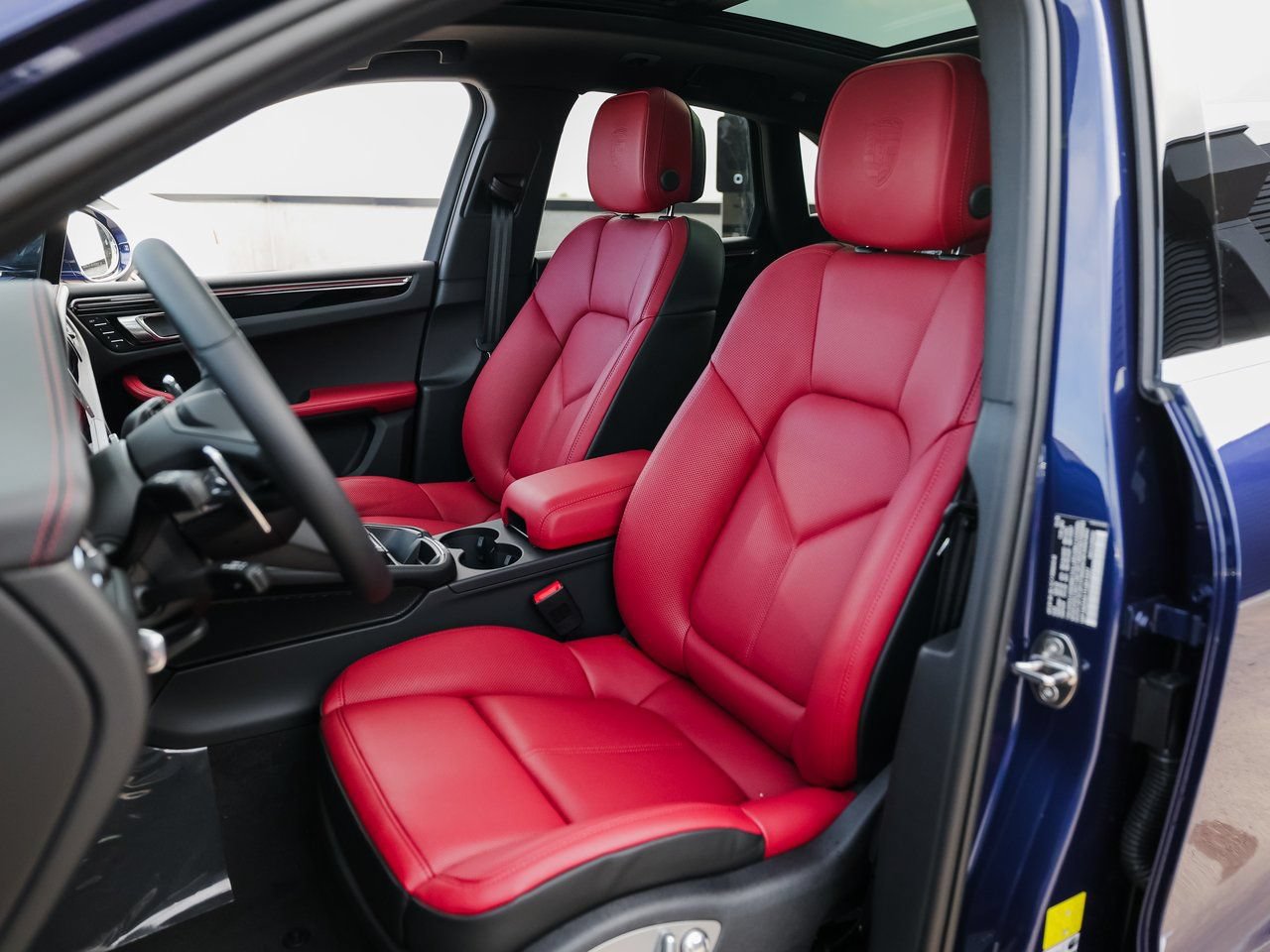 Certified 2026 Porsche Macan S AWD/4WD image 5