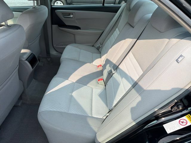 Used 2017 Toyota Camry LE FWD image 17