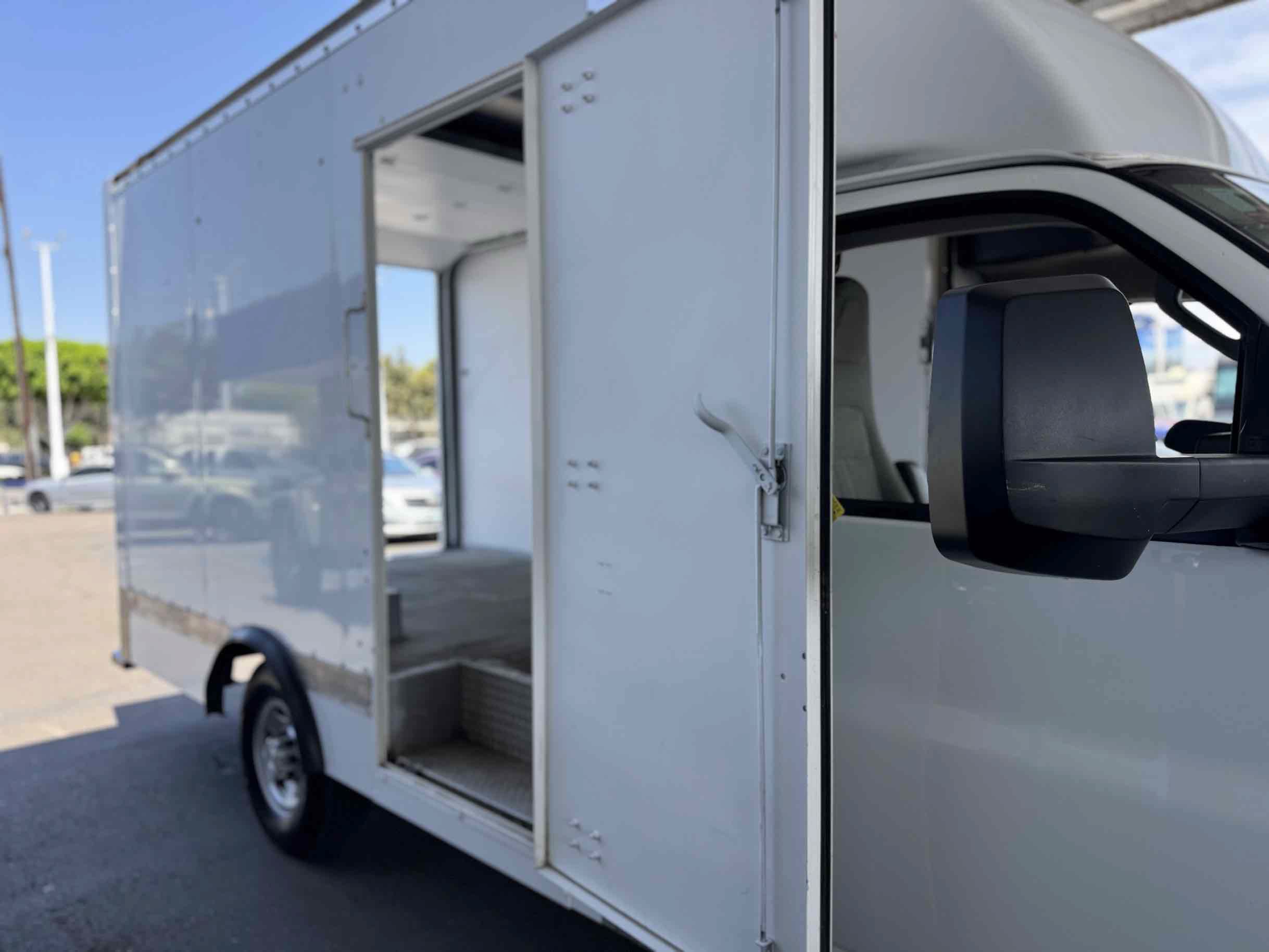 Used 2023 Chevrolet Express 3500 w/ Power Convenience Package RWD image 13
