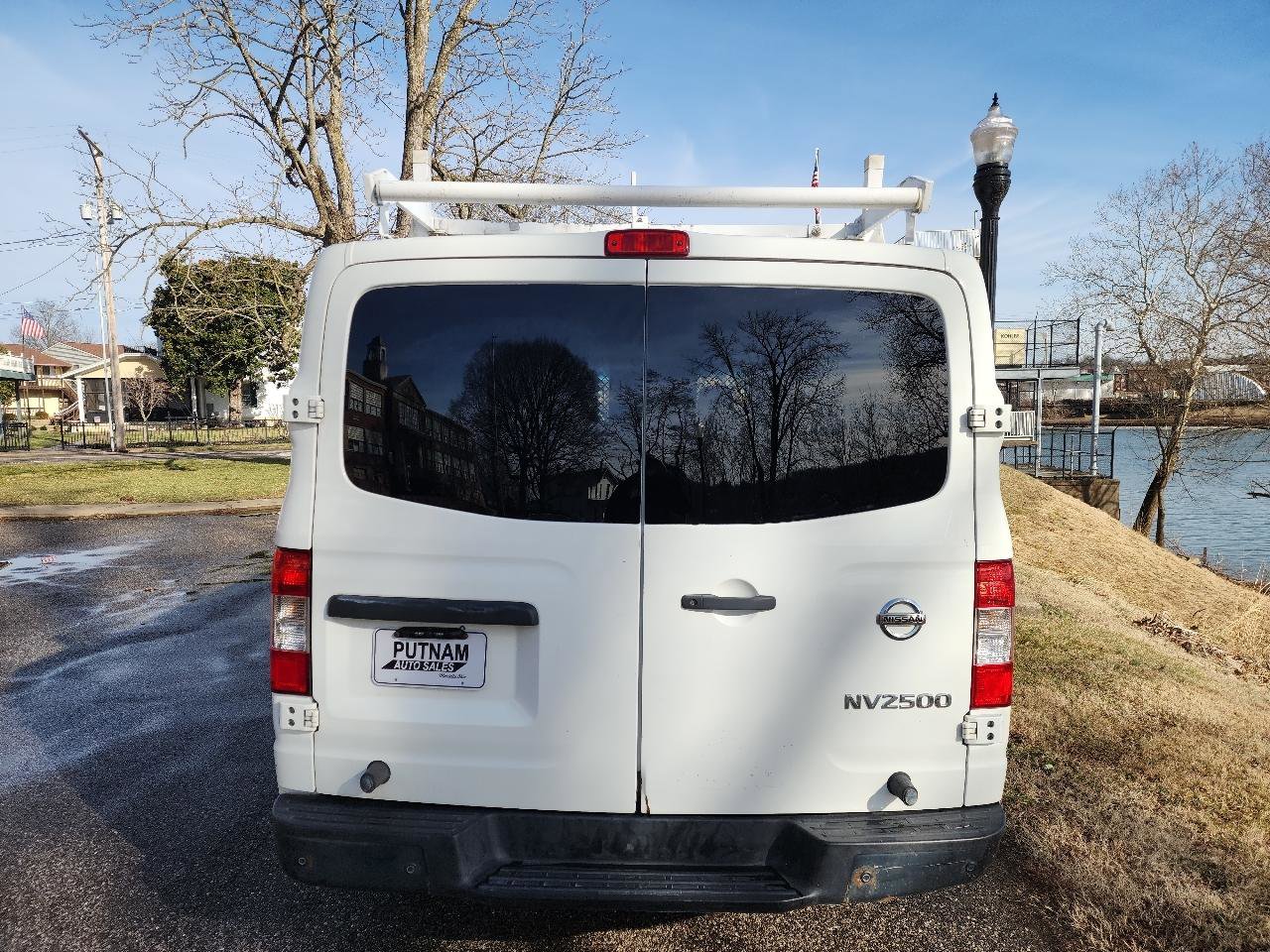 Used 2017 Nissan NV 2500 SV w/ Back Door Glass Package image 4