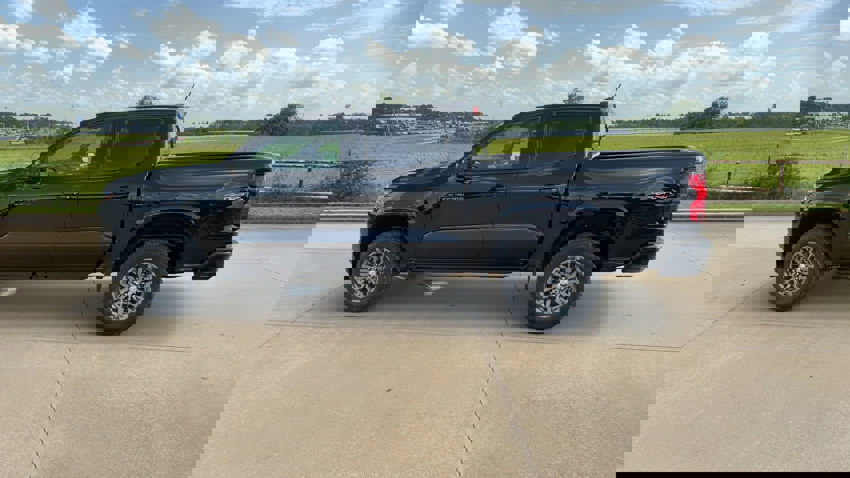 New 2025 Chevrolet Colorado LT w/ Advanced Trailering Package image 5