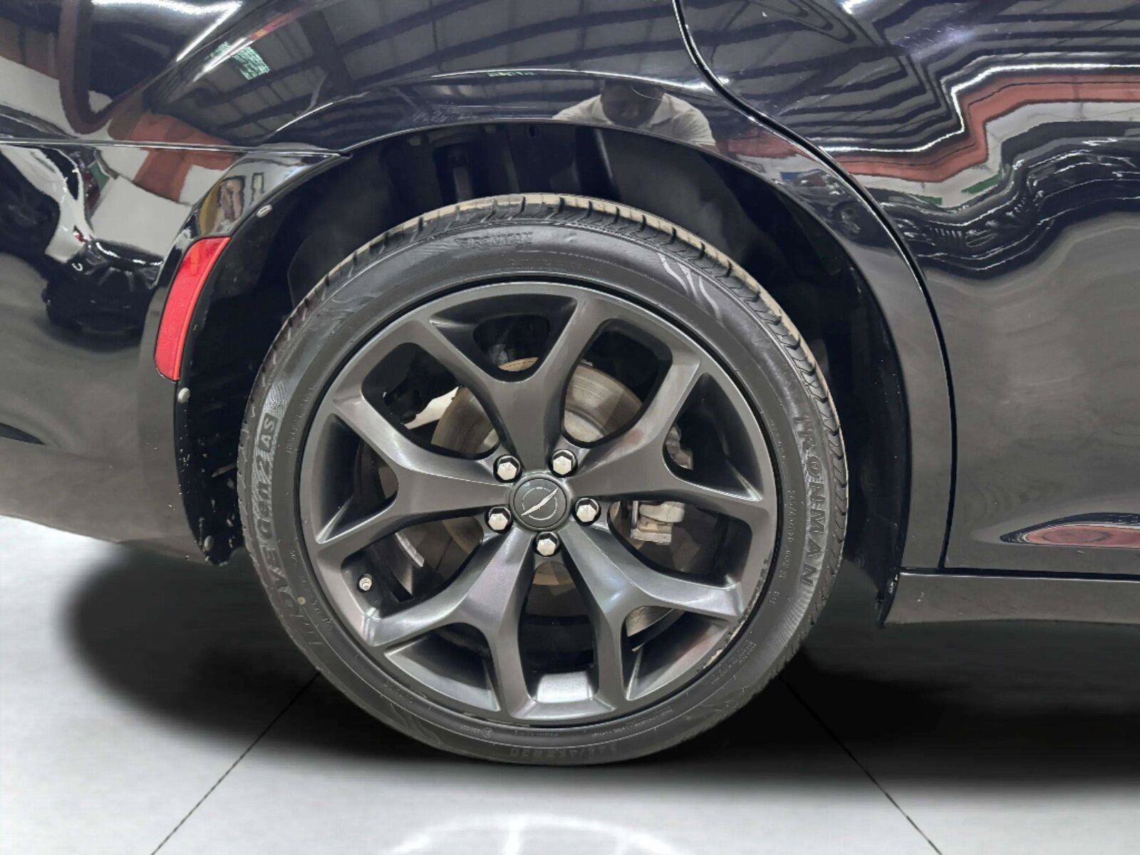 Used 2022 Chrysler 300 Touring w/ Sport Appearance Package RWD image 54