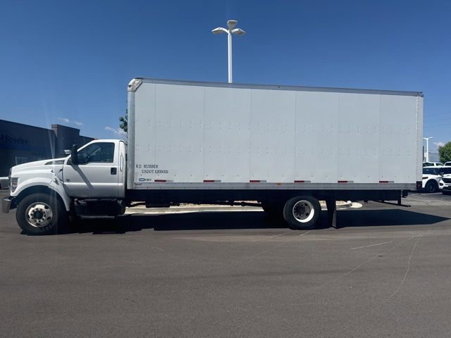 Used 2022 Ford F750 2WD Regular Cab Super Duty image 3