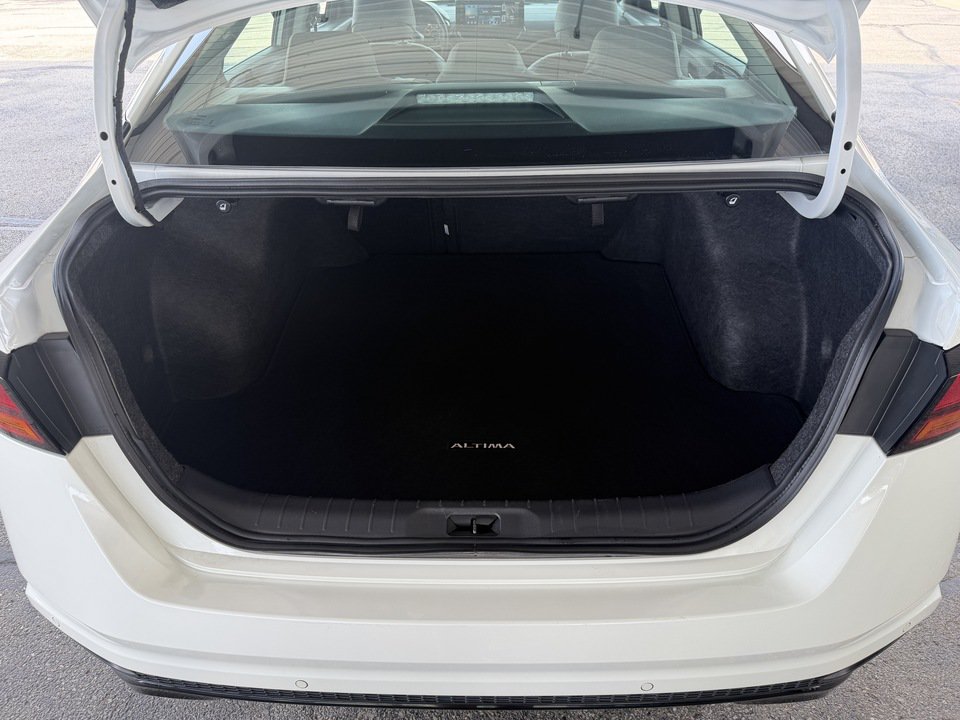 Used 2025 Nissan Altima 2.5 SR w/ SR Premium Package FWD image 26