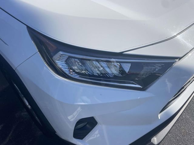 Used 2019 Toyota RAV4 XLE w/ Convenience Package FWD image 4