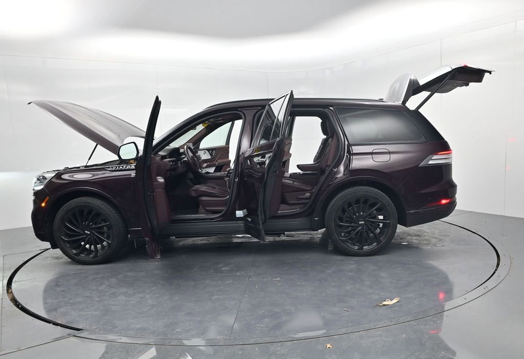 Used 2023 Lincoln Aviator Black Label w/ Jet Package image 62