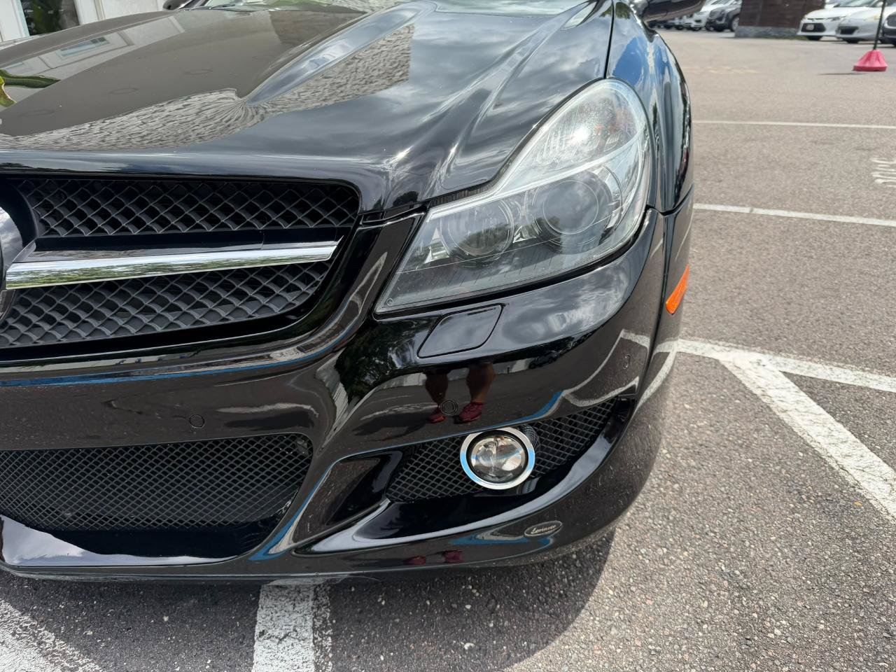Used 2011 Mercedes-Benz SL 550 image 6