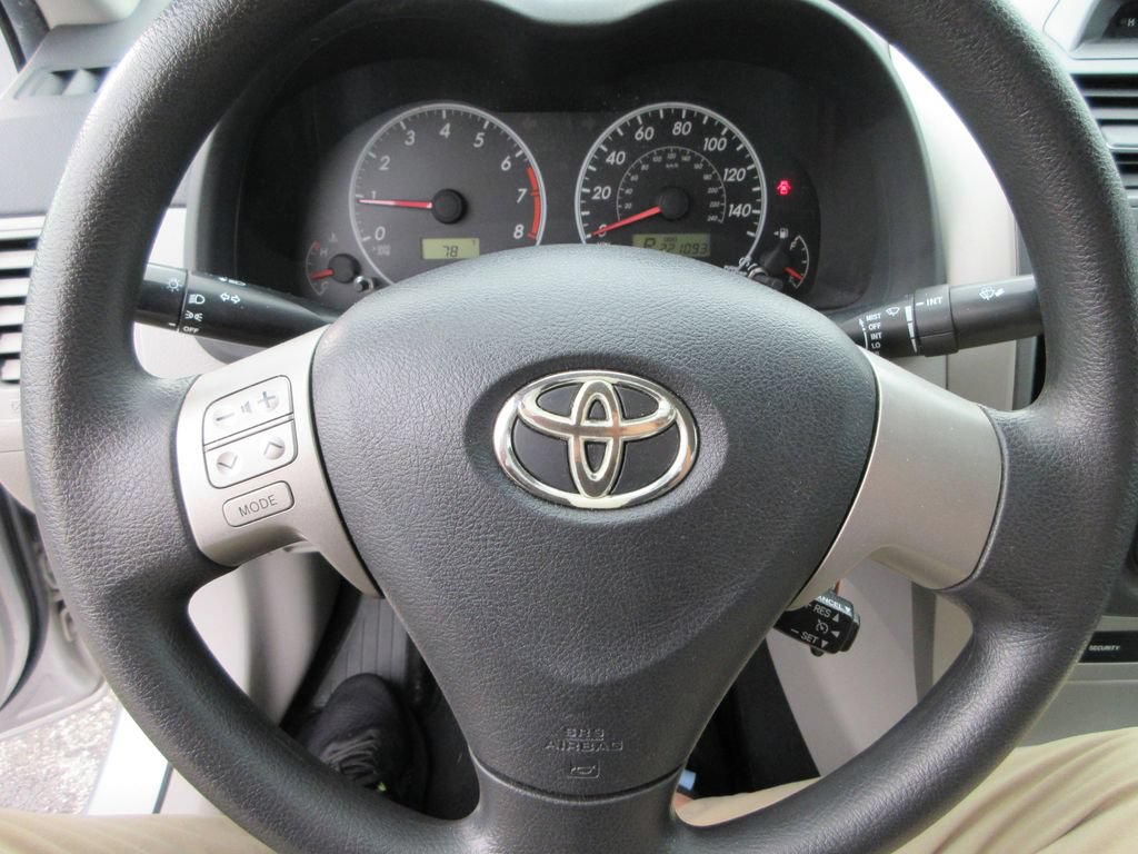 Used 2012 Toyota Corolla LE FWD image 23