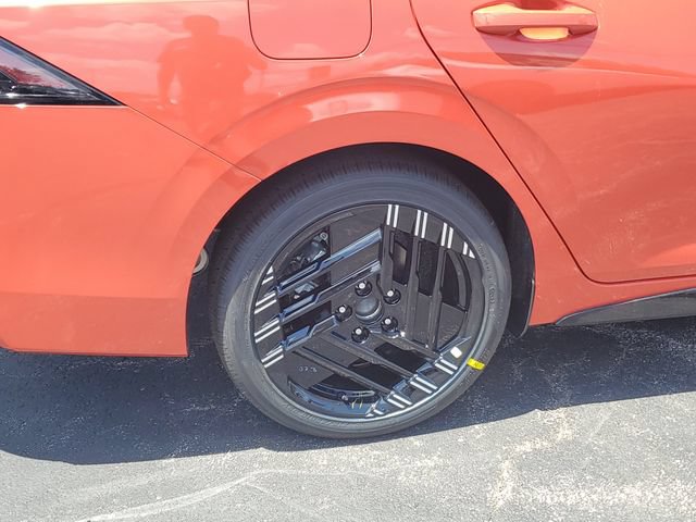 New 2026 Nissan Sentra SR w/ SR Premium Package FWD image 9