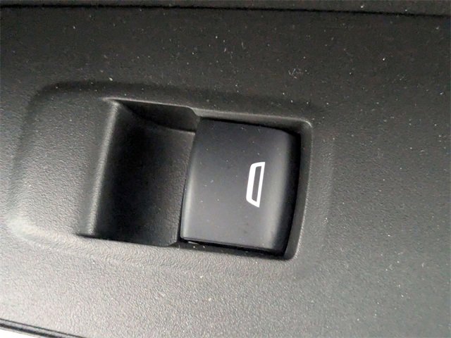 Certified 2024 Chevrolet Trax RS image 31