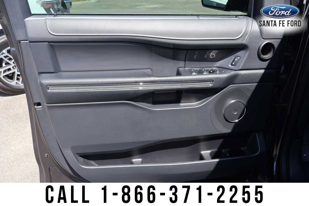 Used 2024 Ford Expedition XLT AWD/4WD image 9