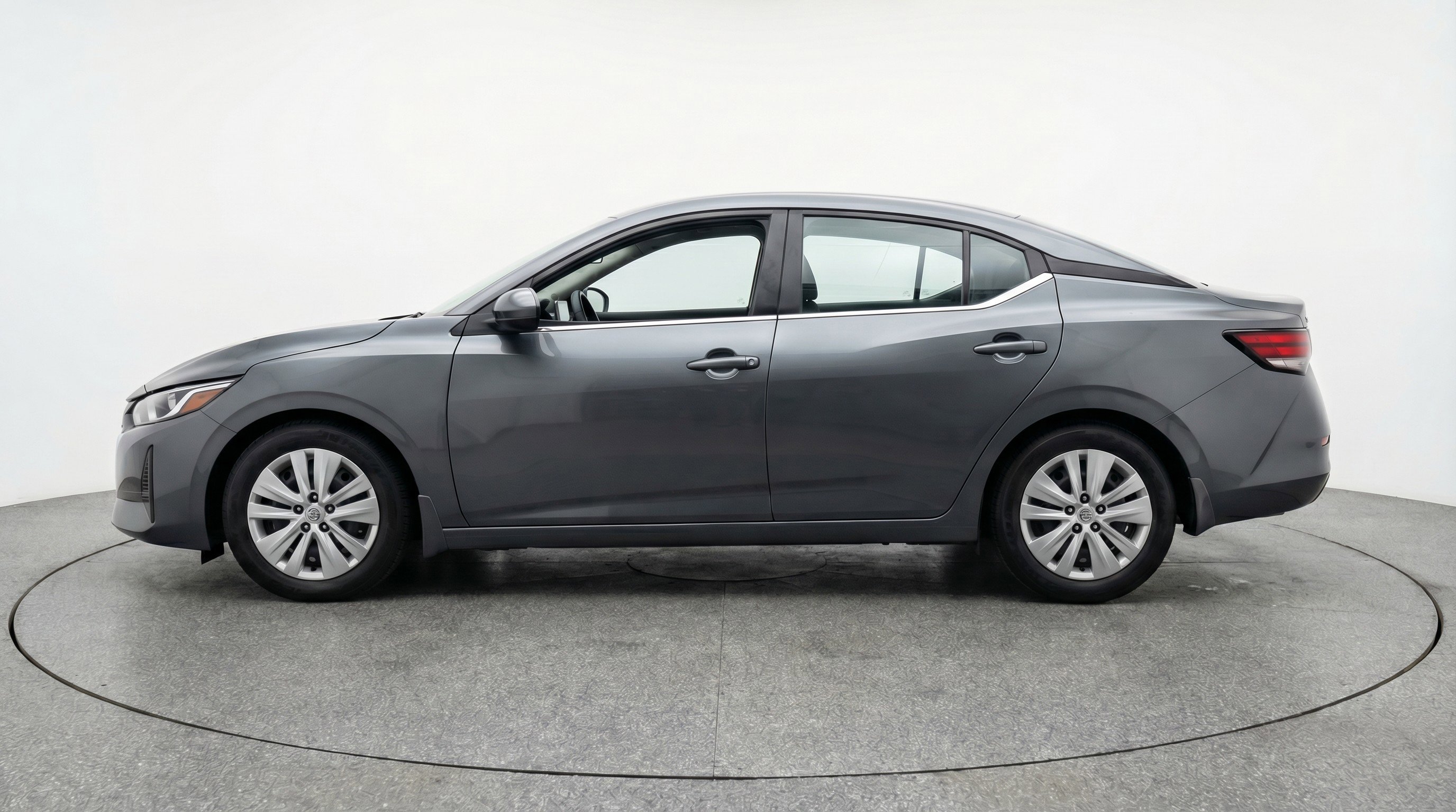 Used 2025 Nissan Sentra S FWD image 5