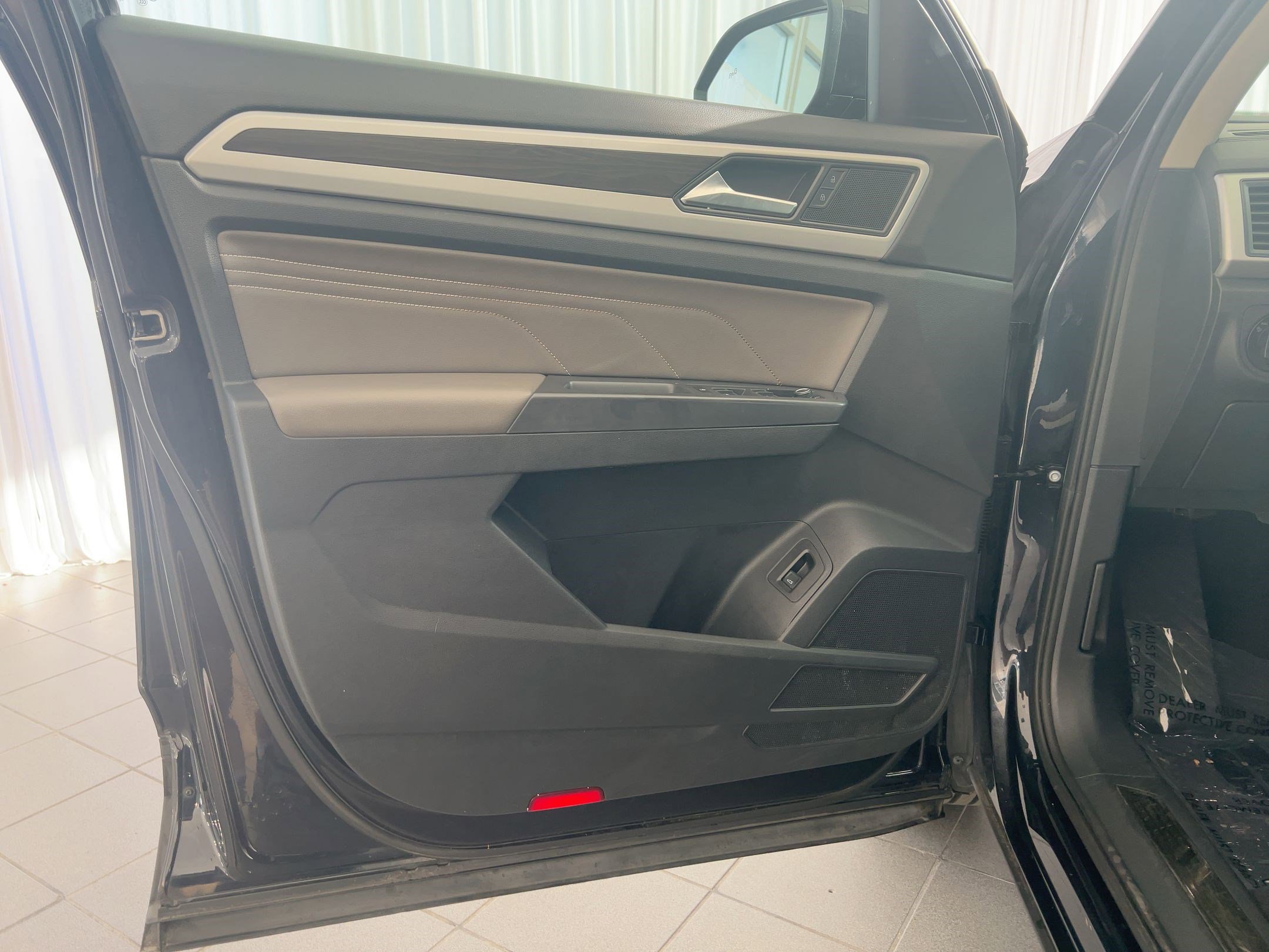 Used 2021 Volkswagen Atlas SE image 23